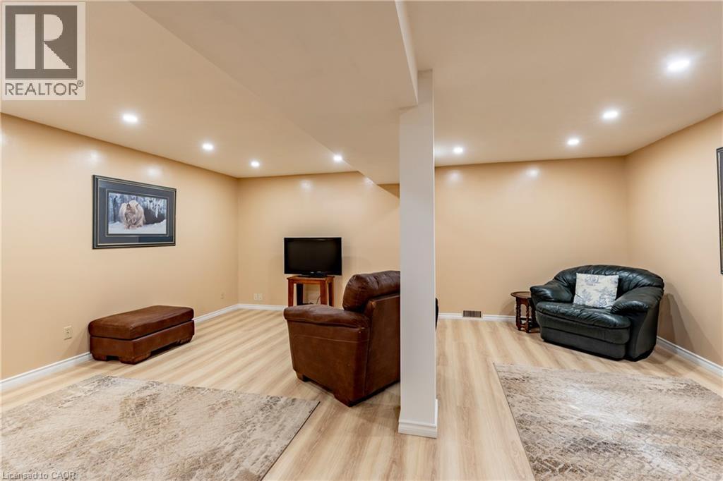 Photo 30 of 7 Meadowbrook Drive, Kitchener ON