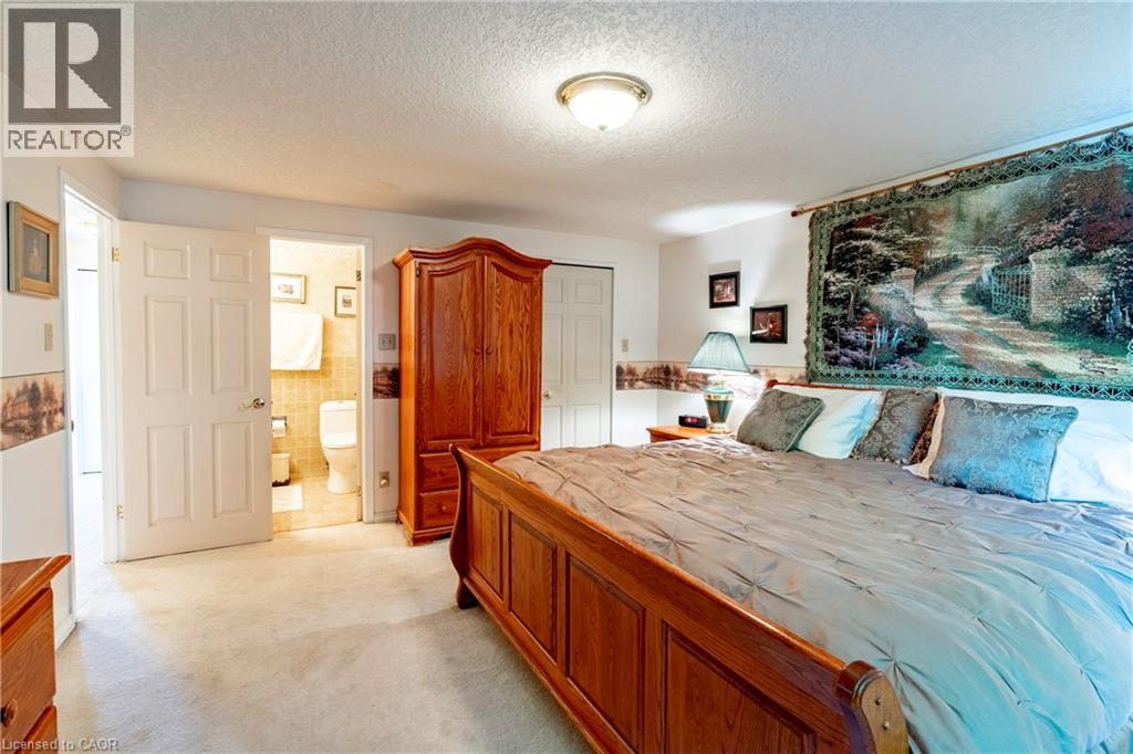 Photo 34 of 7 Meadowbrook Drive, Kitchener ON