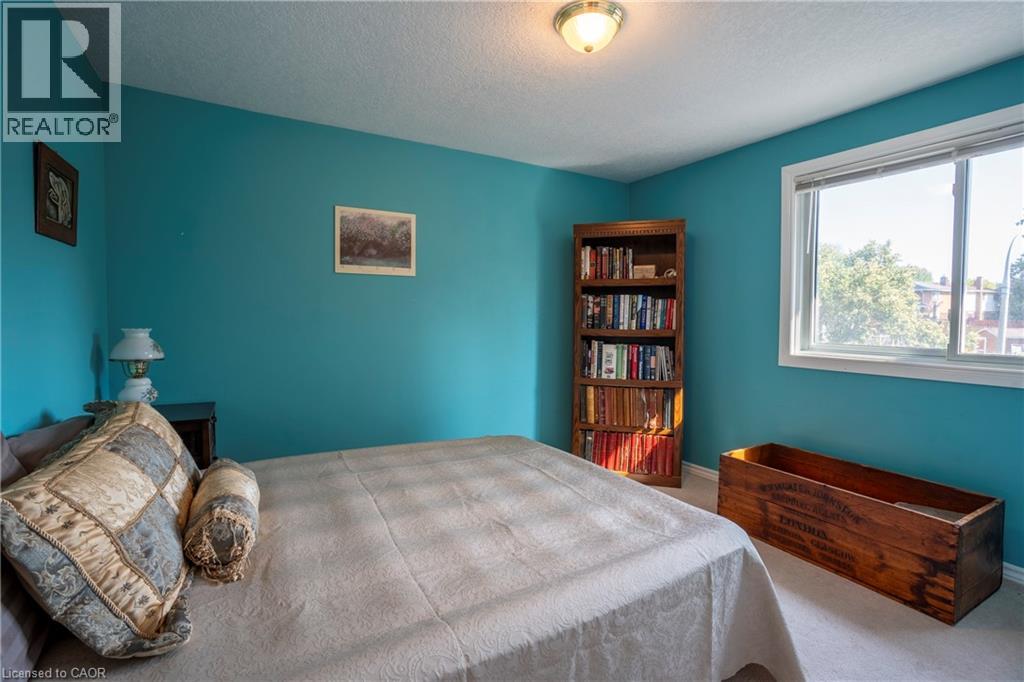 Photo 46 of 7 Meadowbrook Drive, Kitchener ON