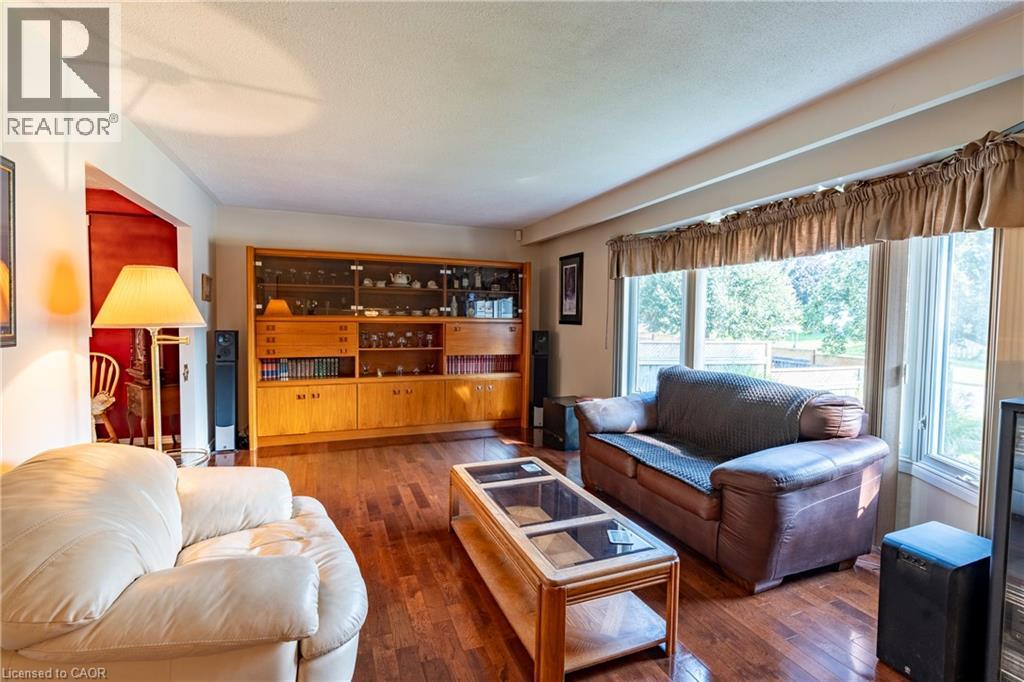 Photo 10 of 7 Meadowbrook Drive, Kitchener ON