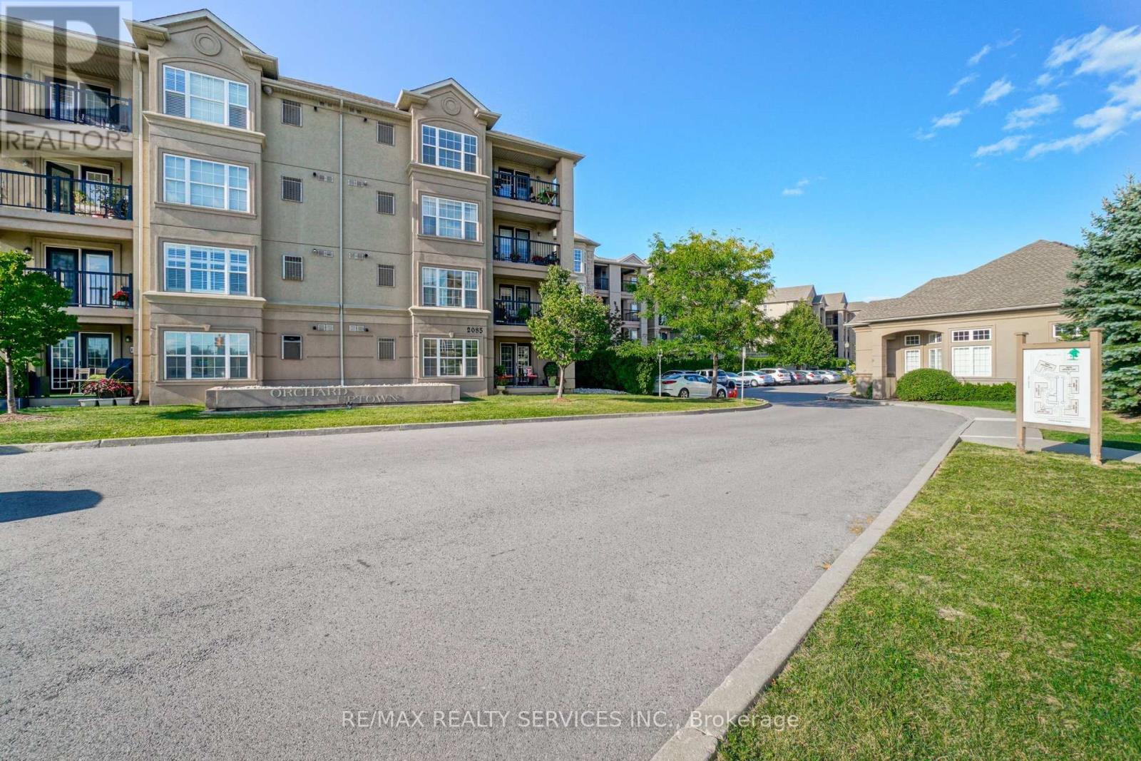 Photo 14 of 409 2085 Appleby Line, Burlington ON