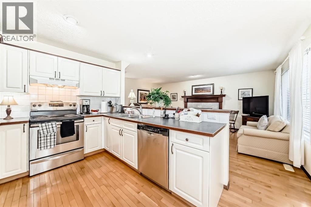 Photo 9 of 83 Gleneagles Close, Cochrane AB