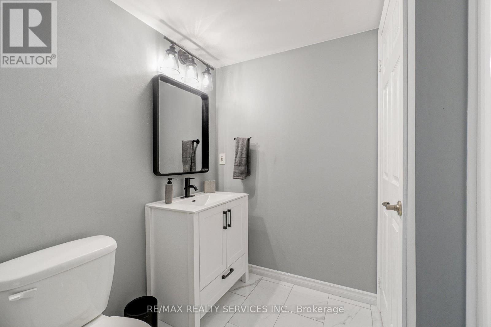 Photo 23 of 409 2085 Appleby Line, Burlington ON