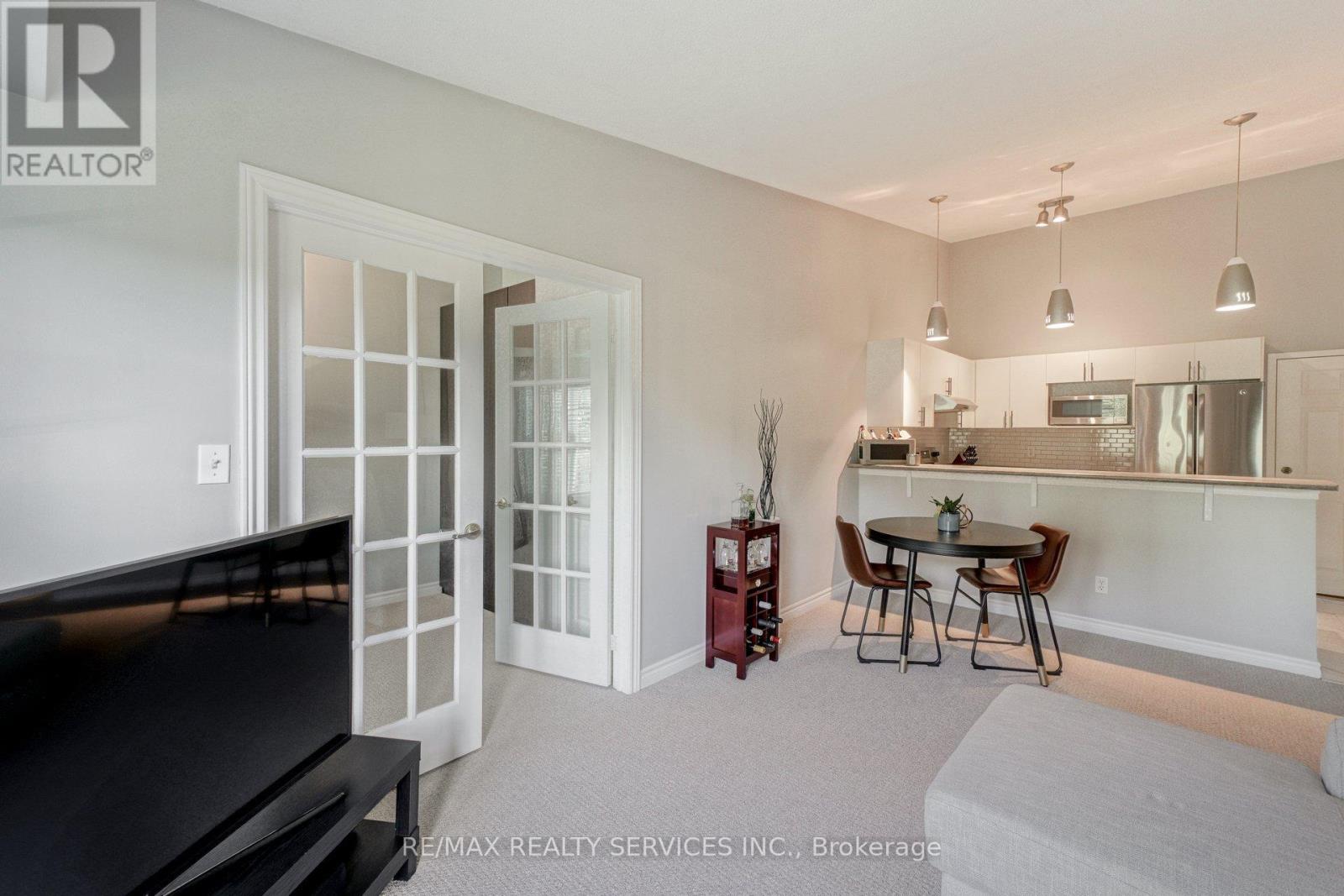 Photo 1 of 409 2085 Appleby Line, Burlington ON