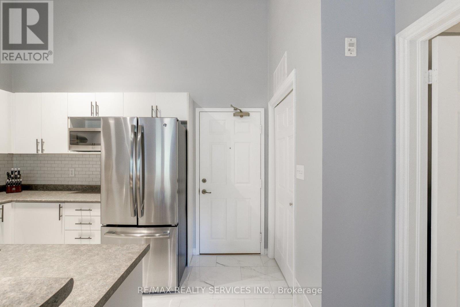 Photo 22 of 409 2085 Appleby Line, Burlington ON