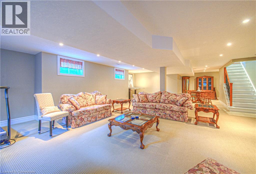 Photo 36 of 10 Eagle Ridge Court, Glen Morris ON