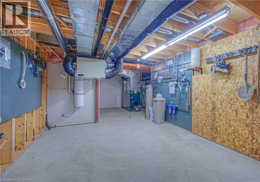 Photo 31 of 10 Eagle Ridge Court, Glen Morris ON