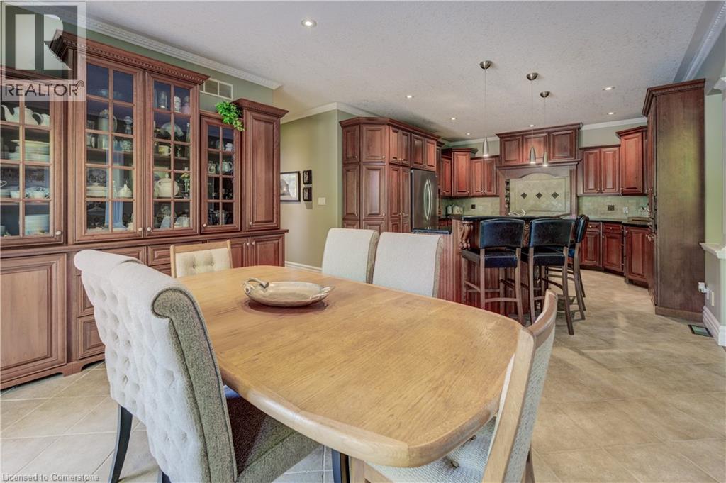 Photo 2 of 10 Eagle Ridge Court, Glen Morris ON