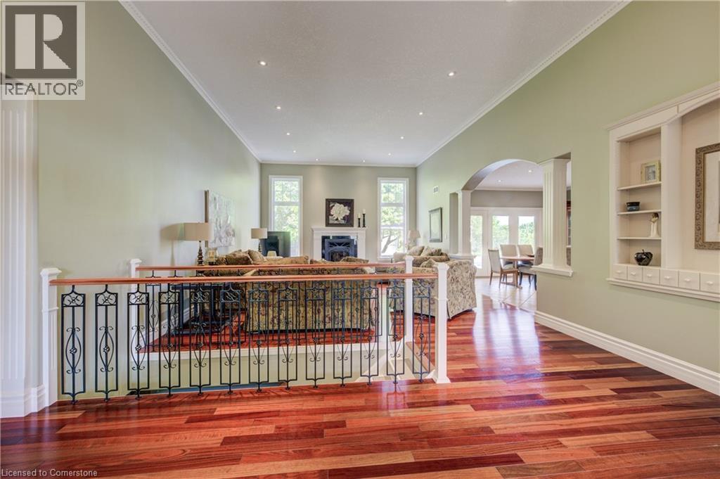 Photo 4 of 10 Eagle Ridge Court, Glen Morris ON
