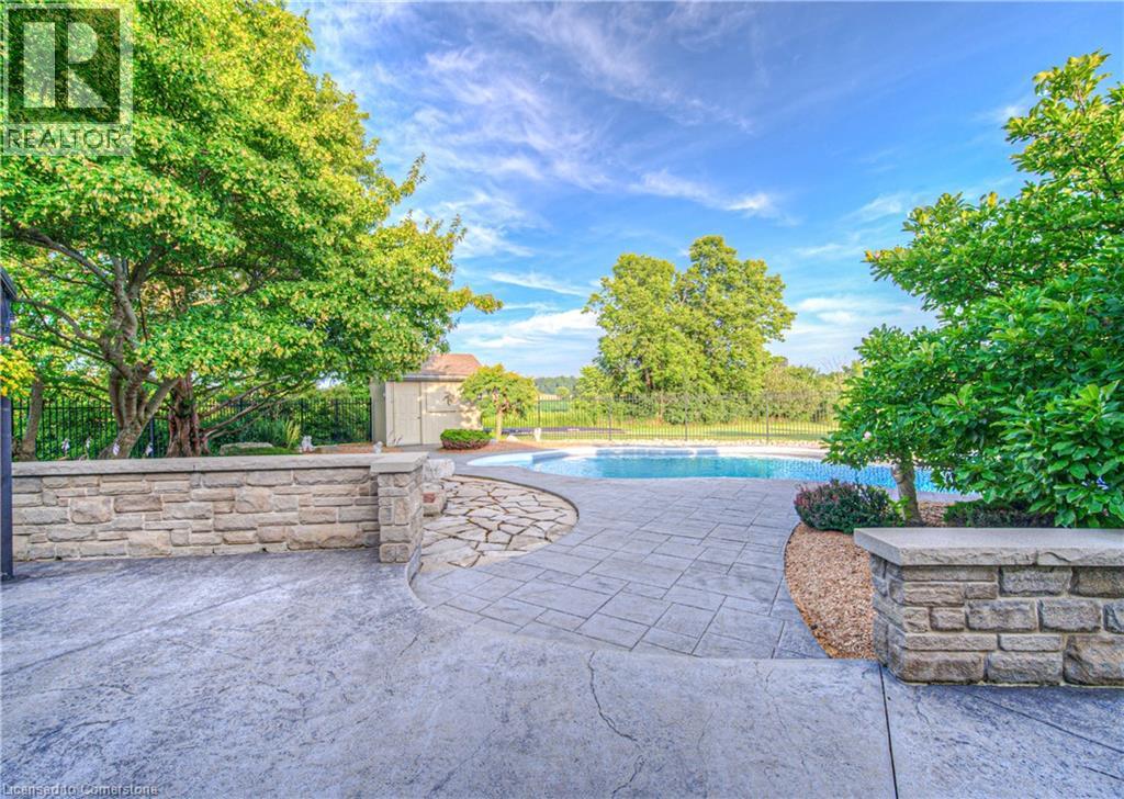 Photo 14 of 10 Eagle Ridge Court, Glen Morris ON