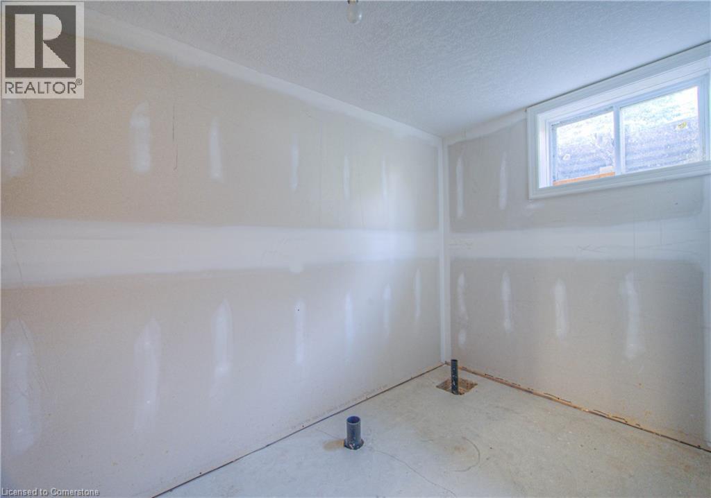 Photo 10 of 10 Eagle Ridge Court, Glen Morris ON