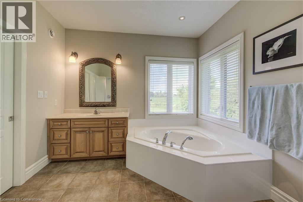 Photo 44 of 10 Eagle Ridge Court, Glen Morris ON