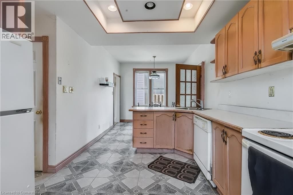 Photo 7 of 200 Lancaster Street W, Kitchener ON