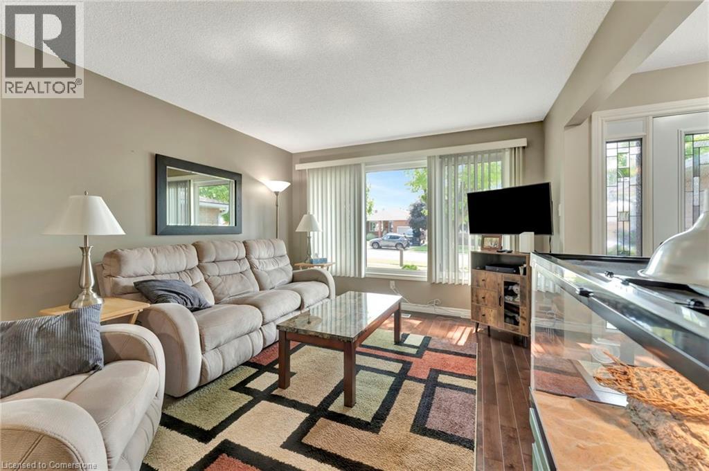 Photo 4 of 375 Elliott Street, Cambridge ON
