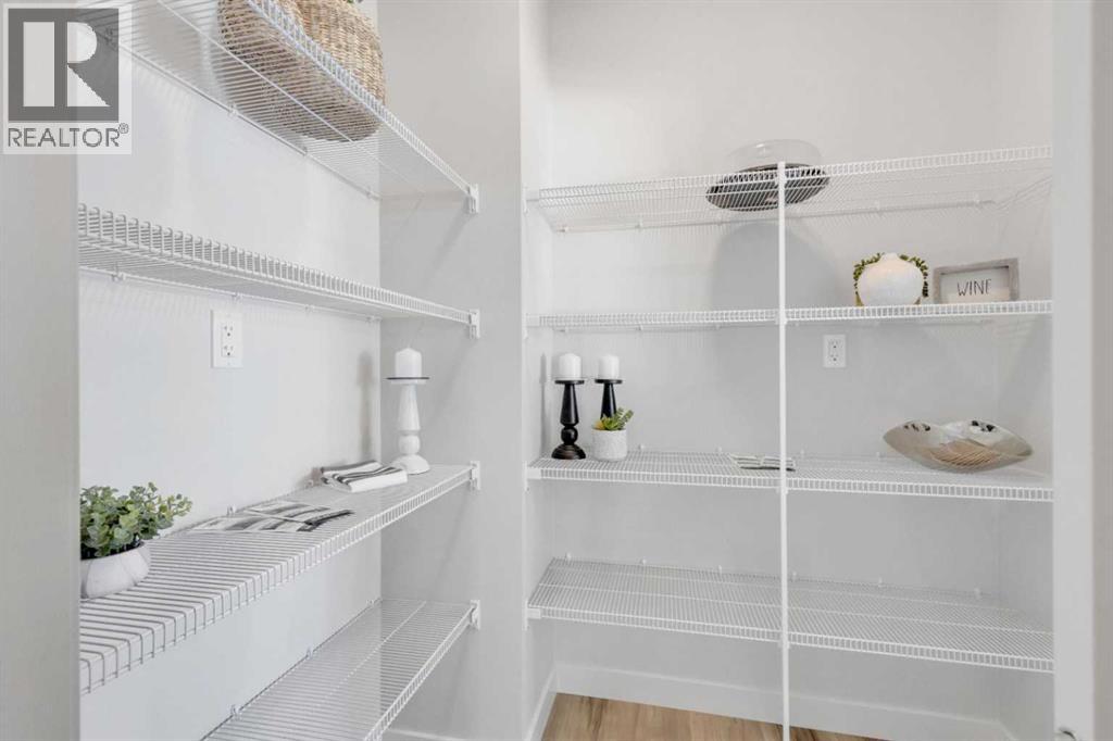 Single Family House for Sale in  Emerald Drive Evergreen Red Deer 