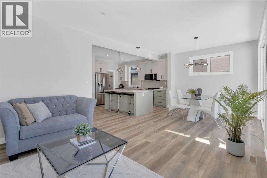 Single Family House for Sale in  Emerald Drive Evergreen Red Deer 
