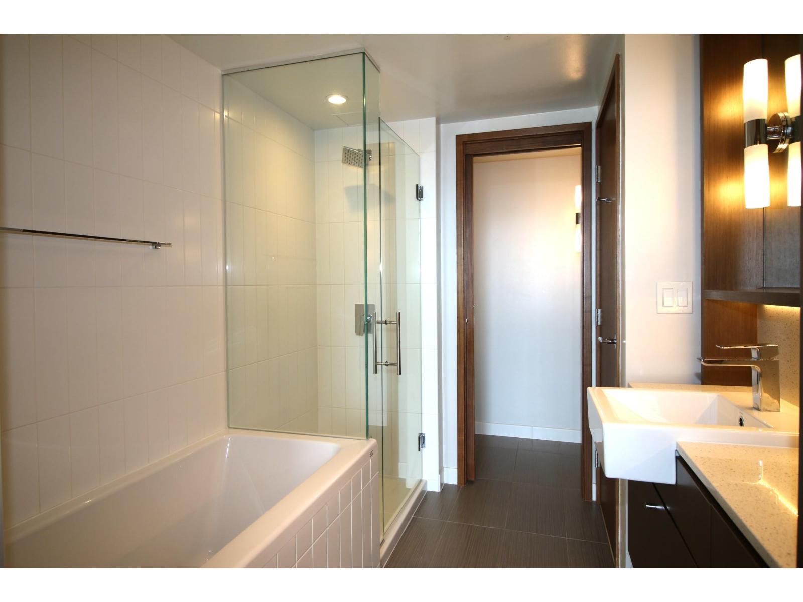 Photo 10 of 3301 13495 Central Avenue, Surrey BC