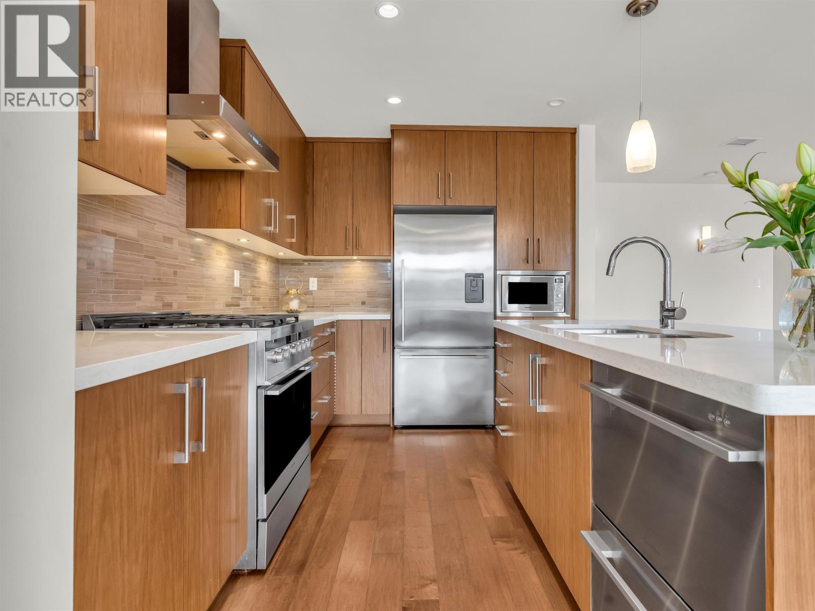 Photo 2 of 401 5055 Springs Boulevard, Delta BC