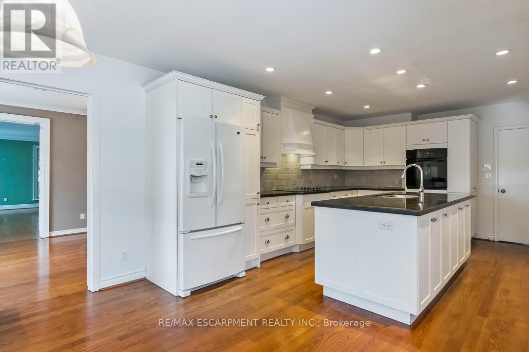 Photo 35 of 1520 Camelford Drive, Mississauga ON