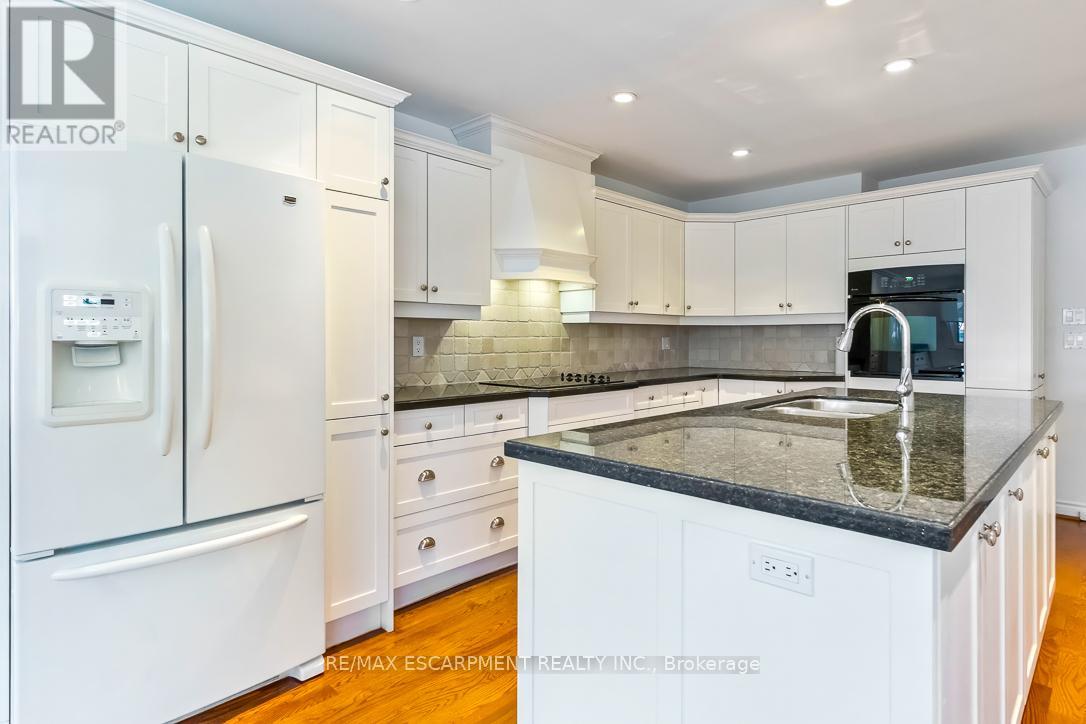 Photo 12 of 1520 Camelford Drive, Mississauga ON