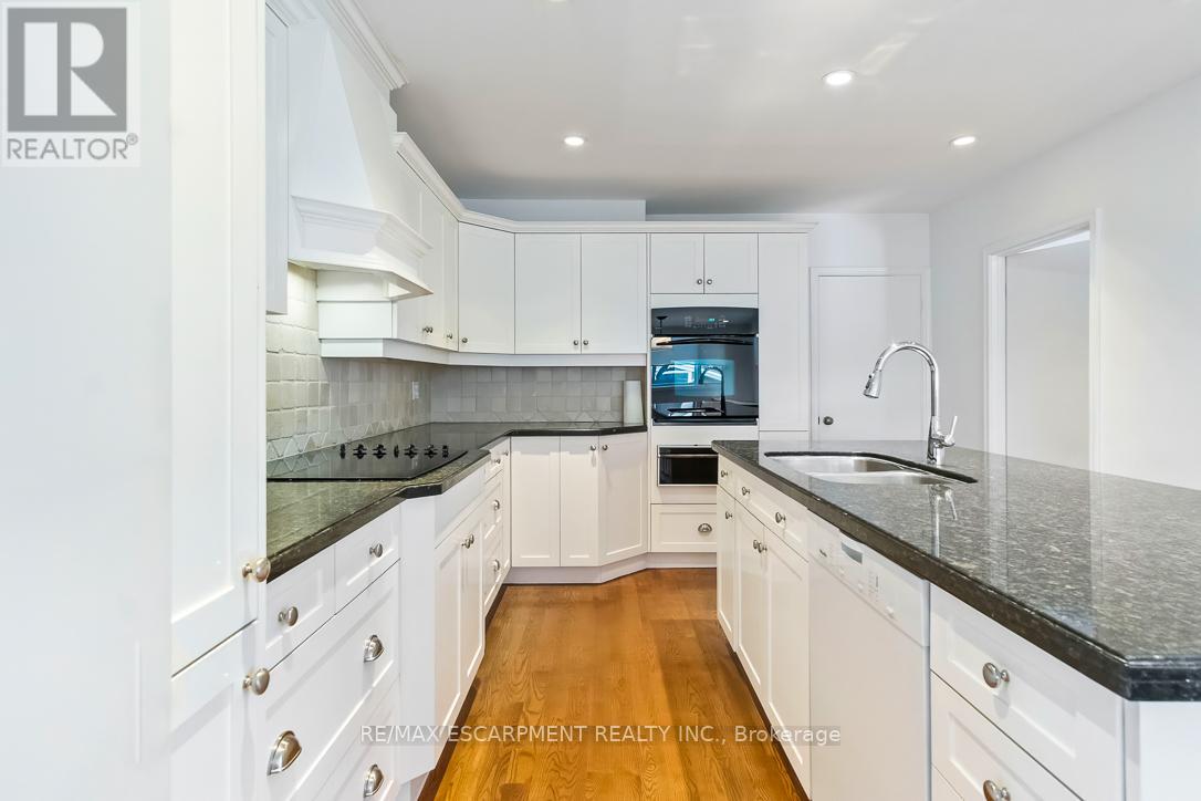 Photo 17 of 1520 Camelford Drive, Mississauga ON