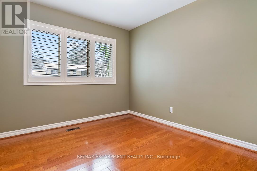 Photo 10 of 1520 Camelford Drive, Mississauga ON