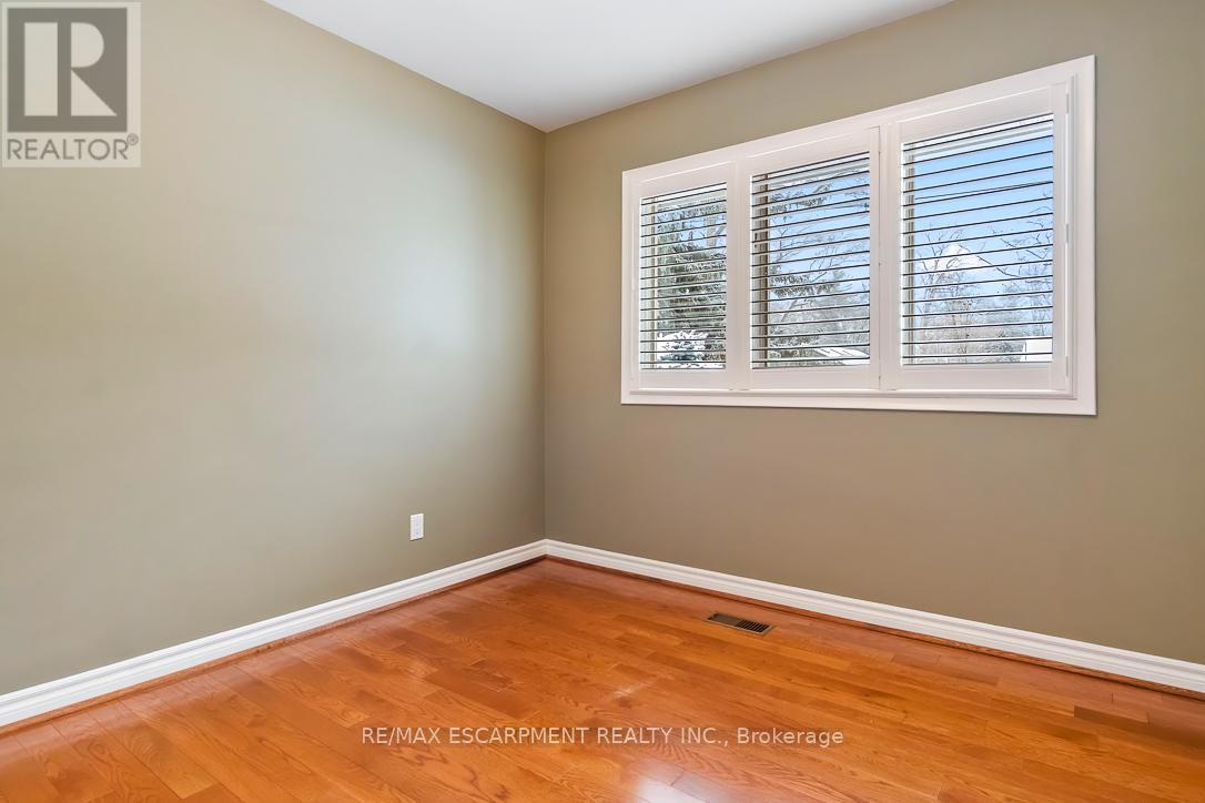 Photo 18 of 1520 Camelford Drive, Mississauga ON
