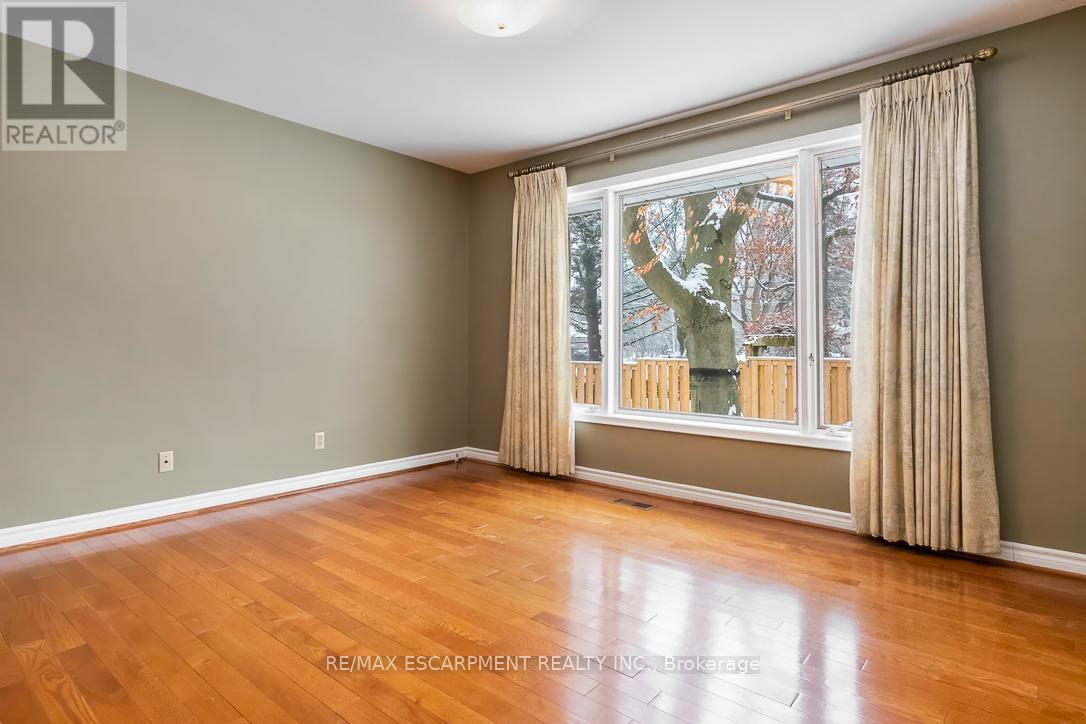 Photo 2 of 1520 Camelford Drive, Mississauga ON