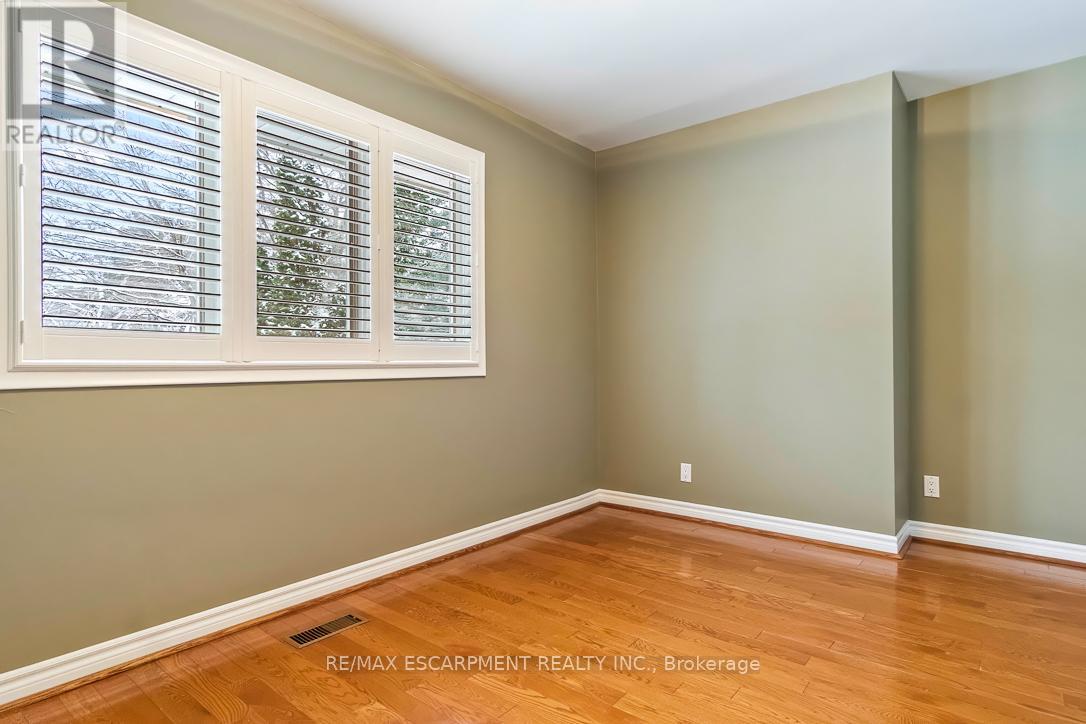 Photo 28 of 1520 Camelford Drive, Mississauga ON