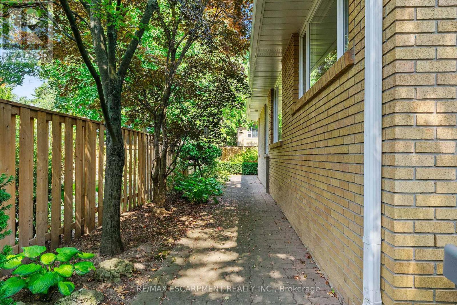 Photo 27 of 1520 Camelford Drive, Mississauga ON