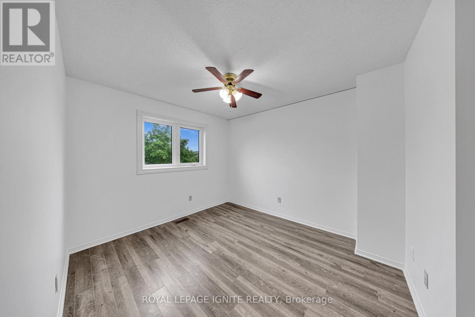 Photo 27 of 21 Toba Crescent, Brampton ON