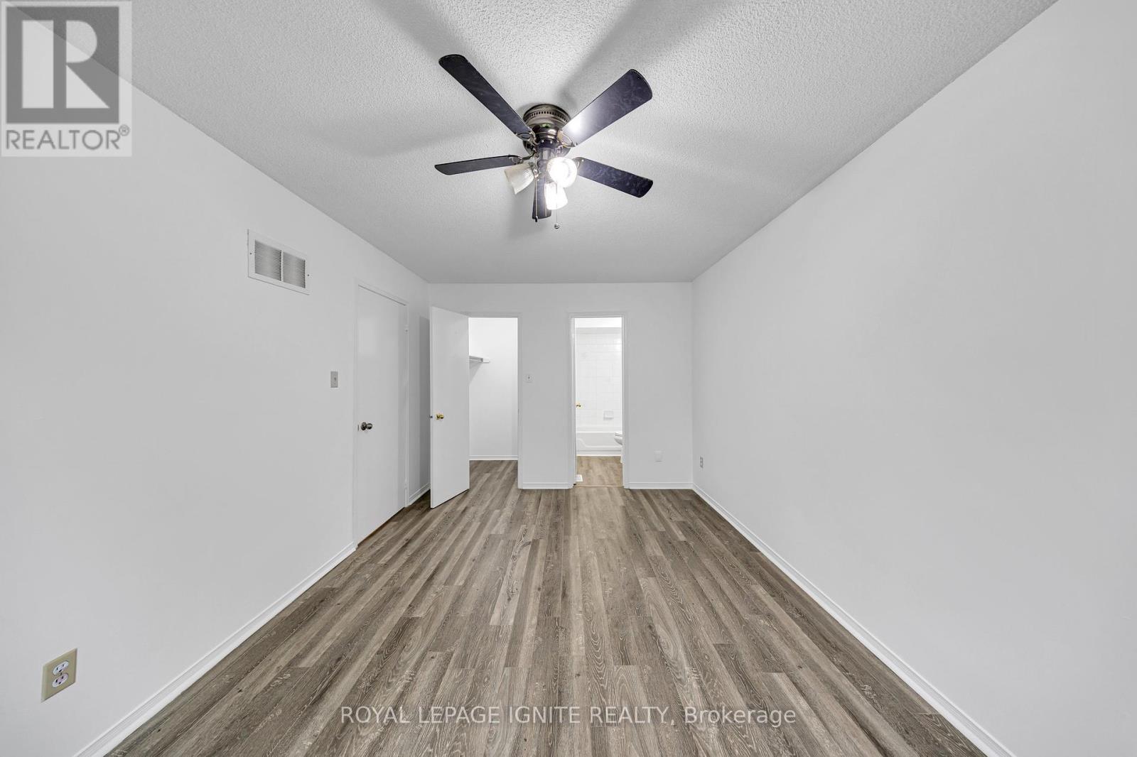 Photo 28 of 21 Toba Crescent, Brampton ON