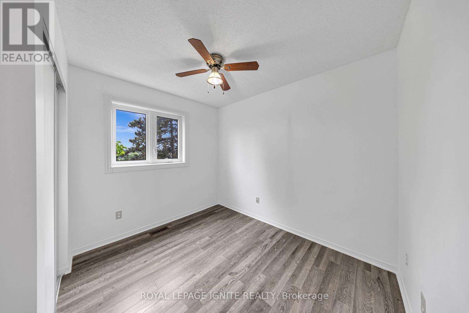 Photo 29 of 21 Toba Crescent, Brampton ON