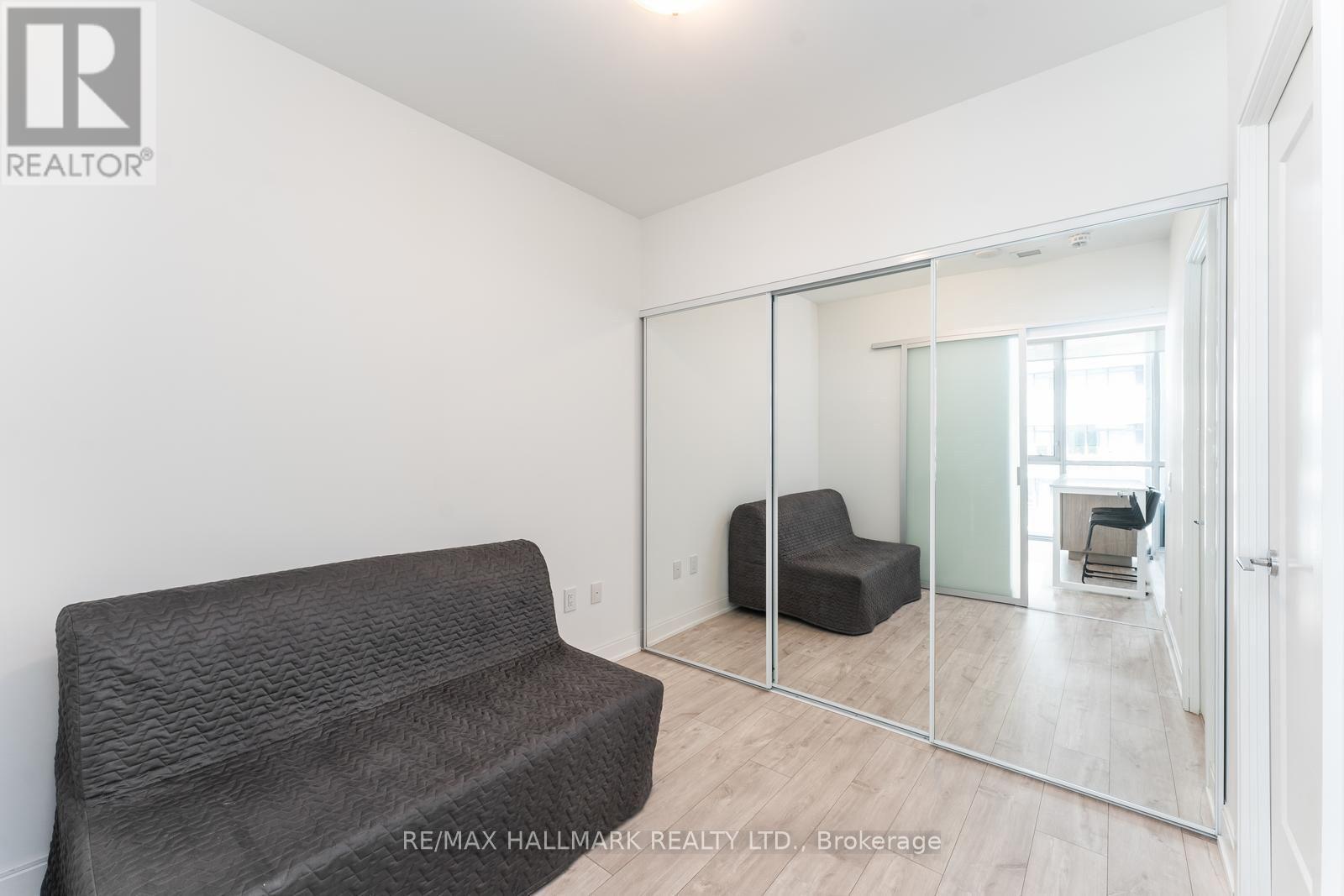 Photo 2 of 1507 65 Annie Craig Drive, Toronto ON
