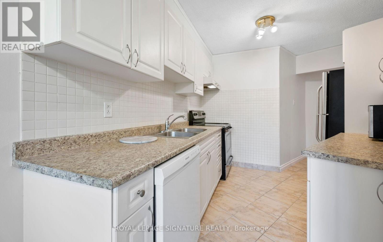 Photo 13 of 302 335 Mill Road, Toronto ON