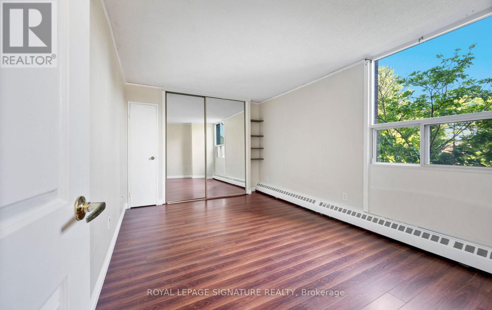 Photo 4 of 302 335 Mill Road, Toronto ON