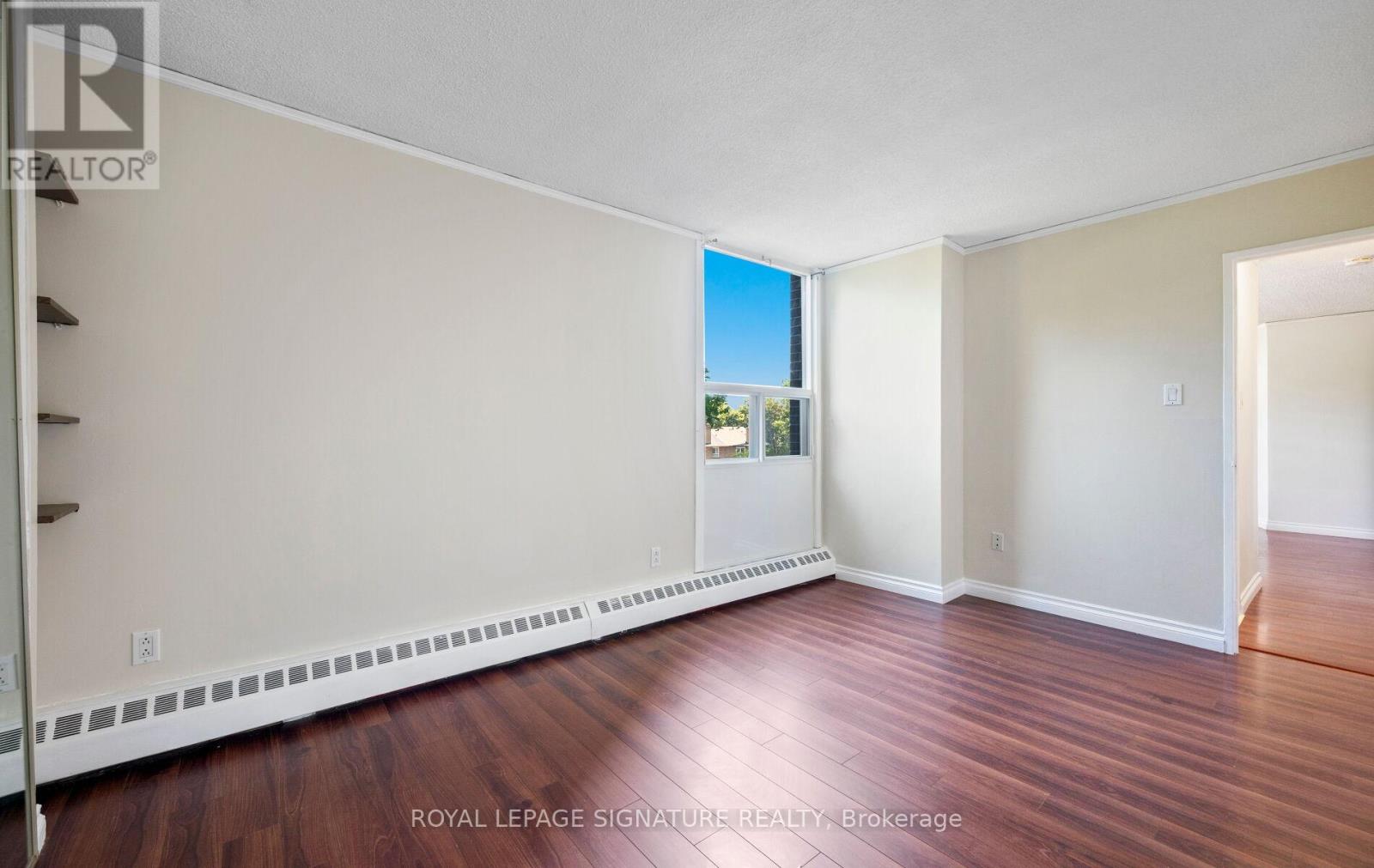 Photo 7 of 302 335 Mill Road, Toronto ON