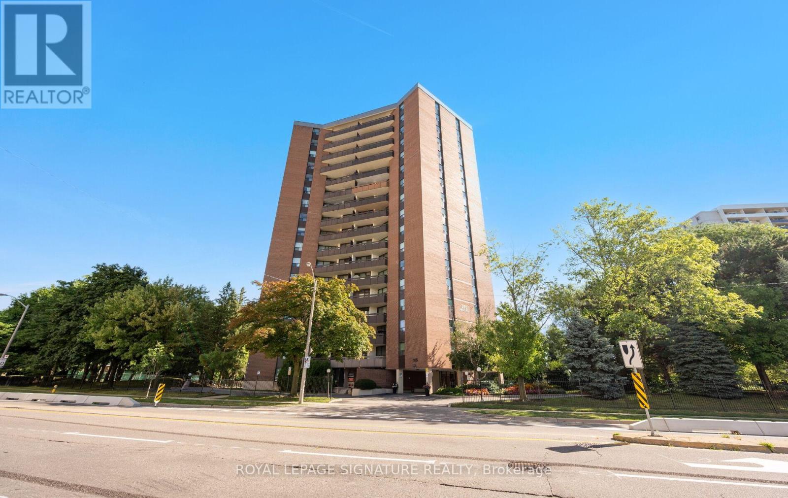 Photo 6 of 302 335 Mill Road, Toronto ON
