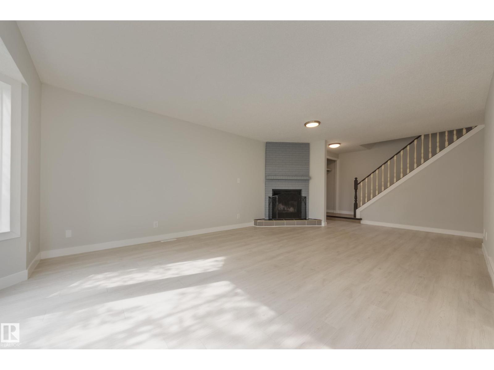 Photo 25 of 12430 85 St Nw, Edmonton AB