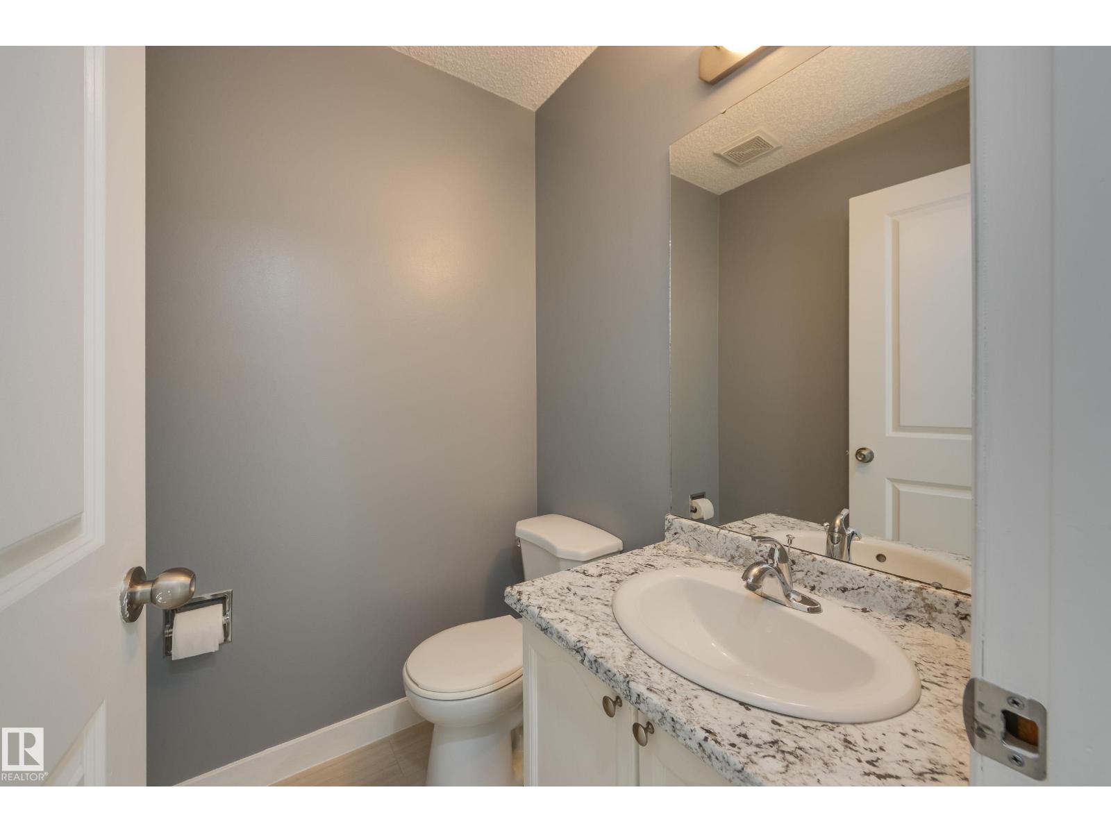 Photo 10 of 12430 85 St Nw, Edmonton AB