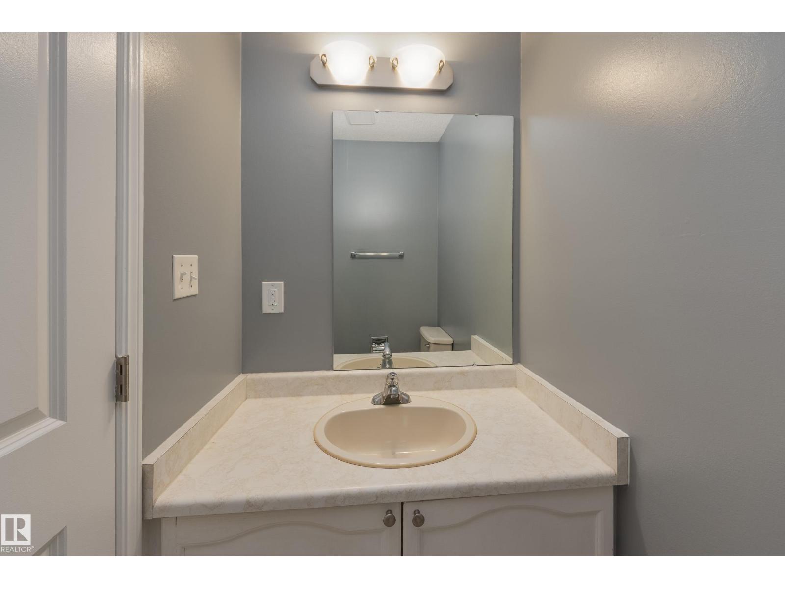 Photo 7 of 12430 85 St Nw, Edmonton AB