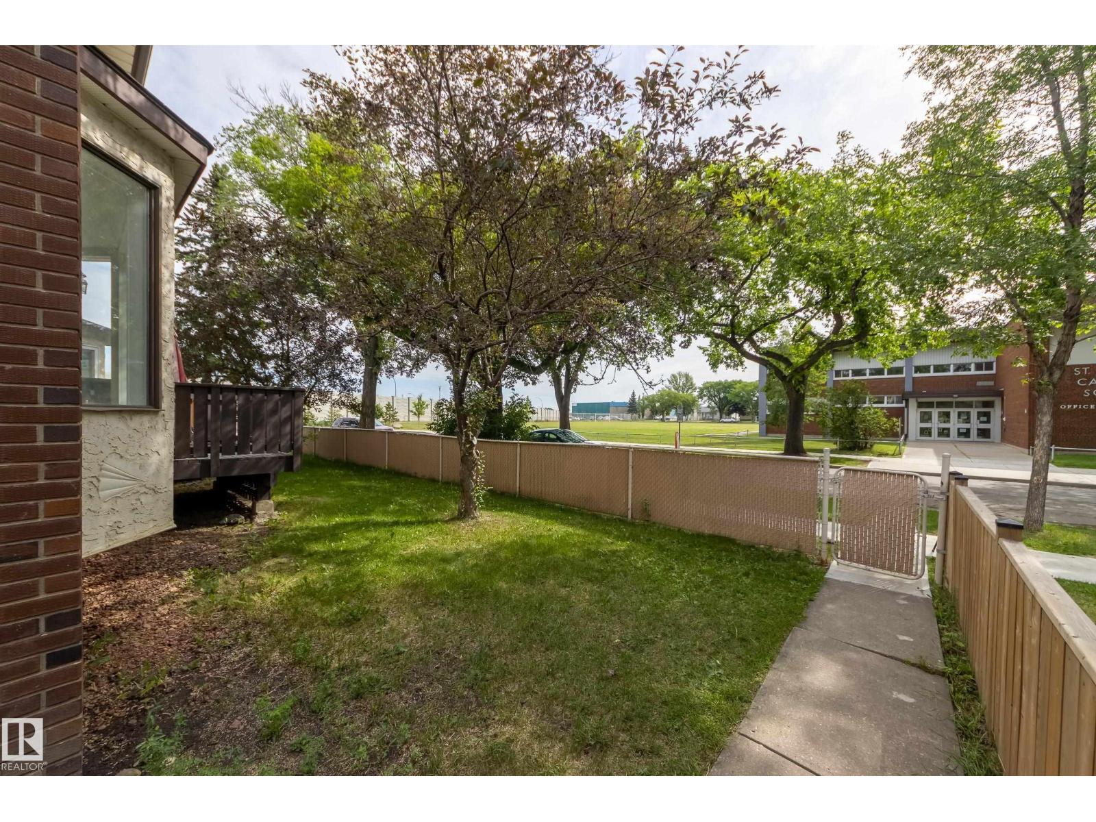 Photo 16 of 12430 85 St Nw, Edmonton AB