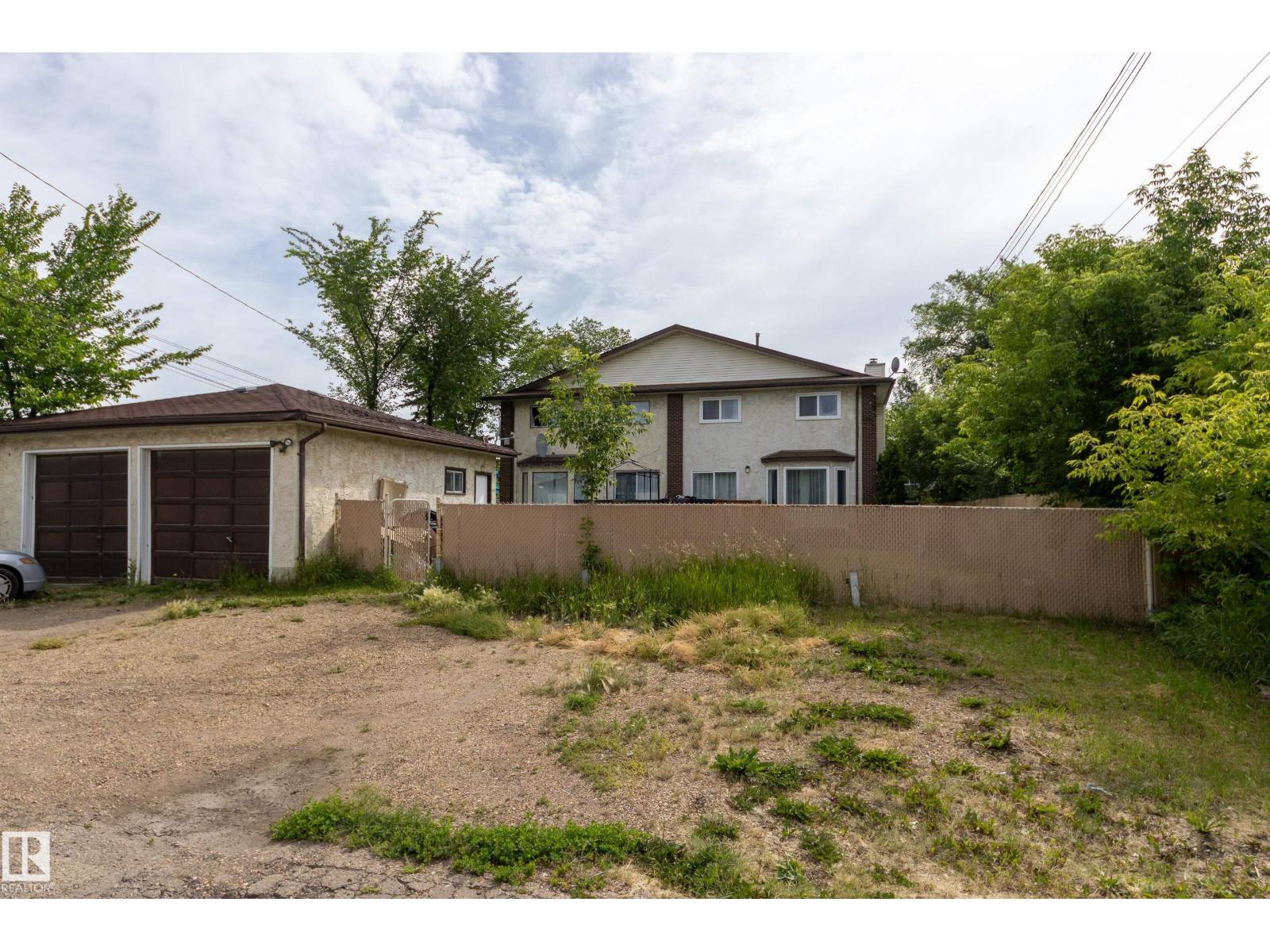 Photo 8 of 12430 85 St Nw, Edmonton AB