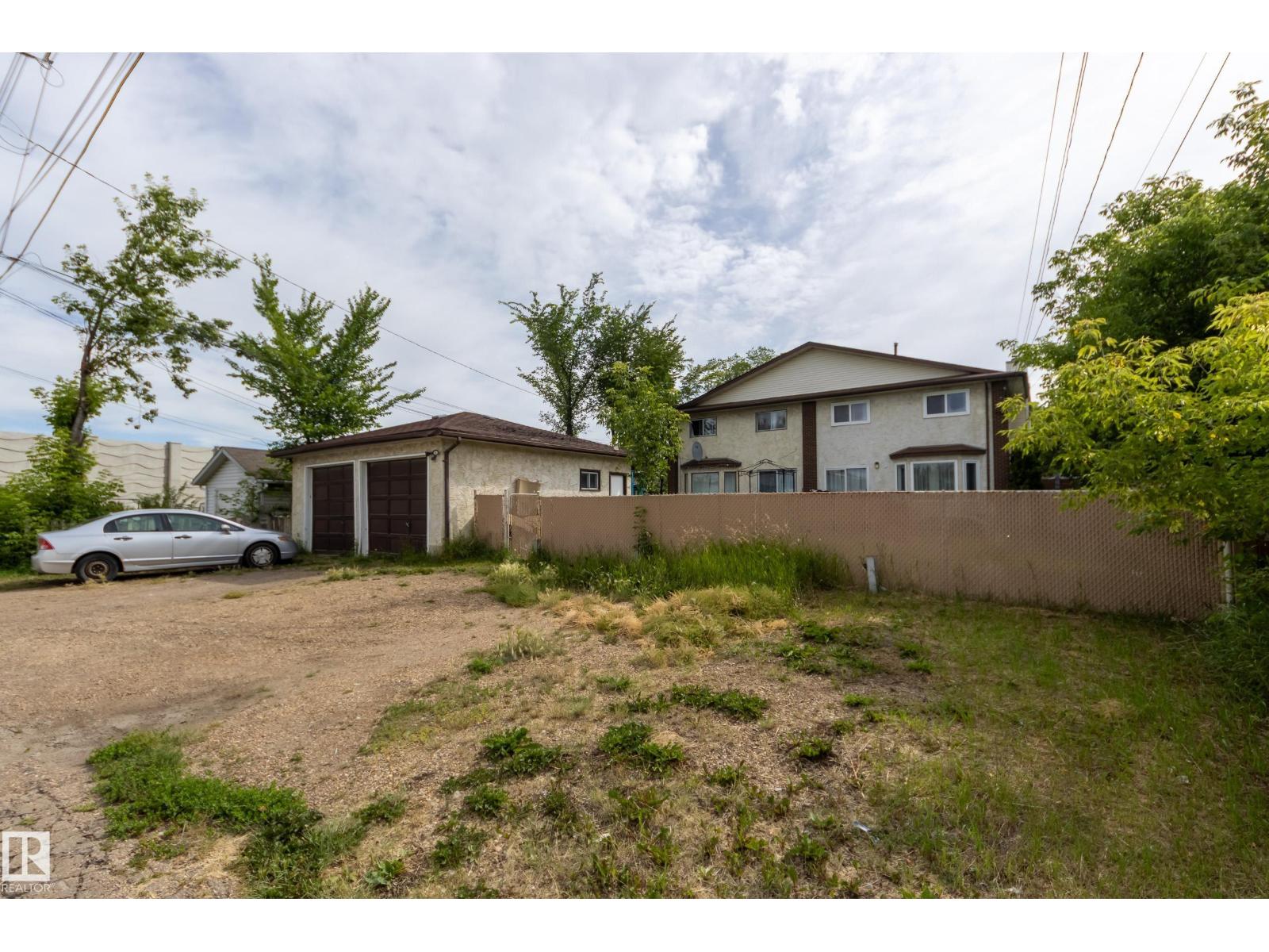 Photo 21 of 12430 85 St Nw, Edmonton AB