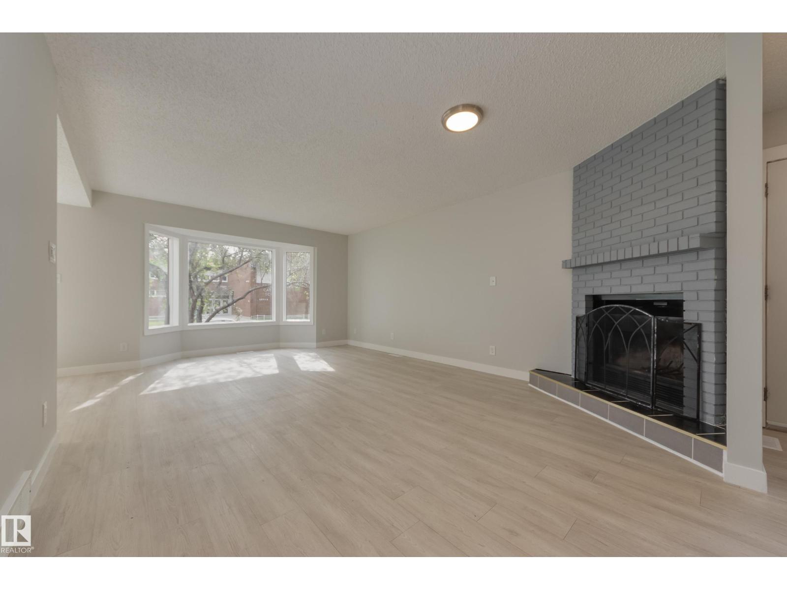 Photo 36 of 12430 85 St Nw, Edmonton AB