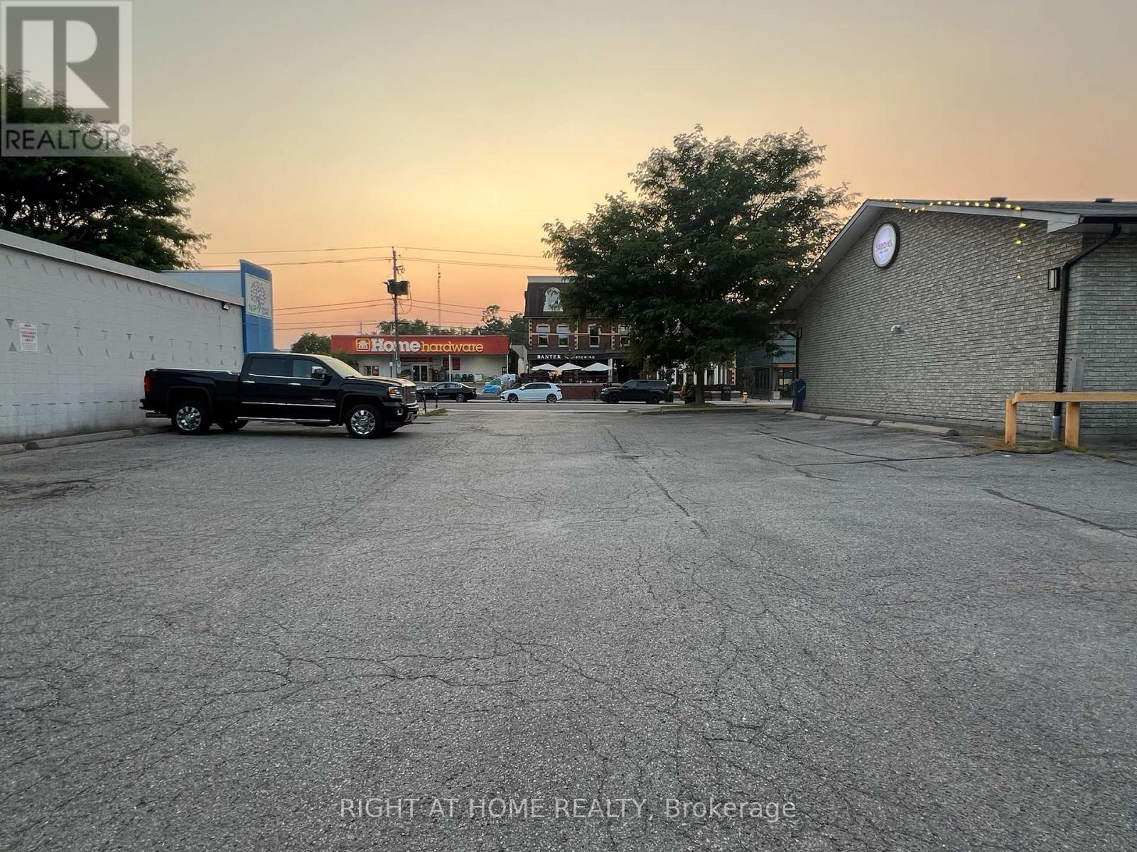 Photo 25 of 67 Baldwin Street N, Whitby ON