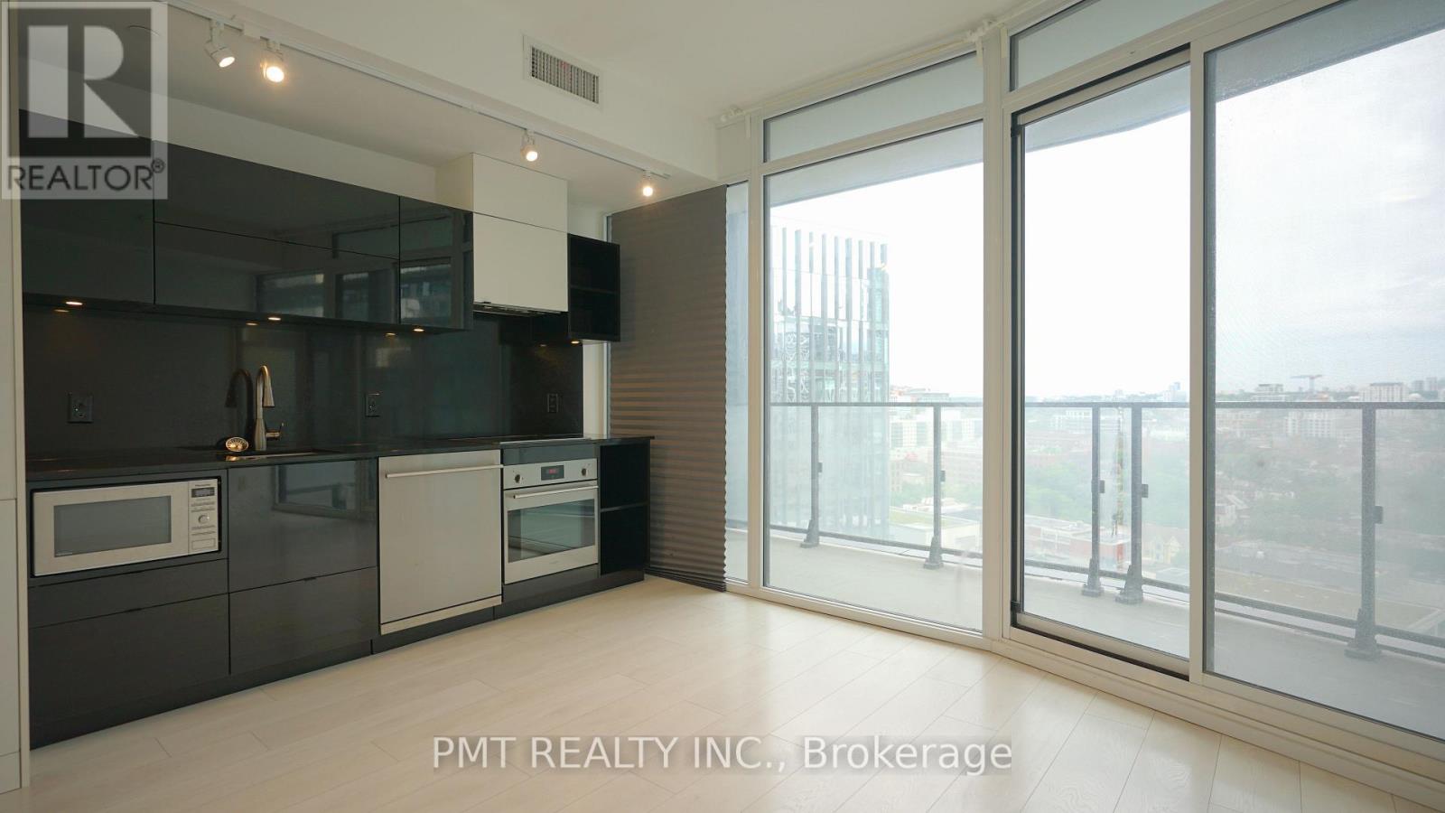 Photo 4 of 1505 125 Peter Street, Toronto ON