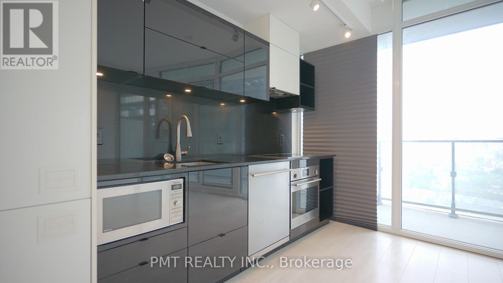 Photo 5 of 1505 125 Peter Street, Toronto ON