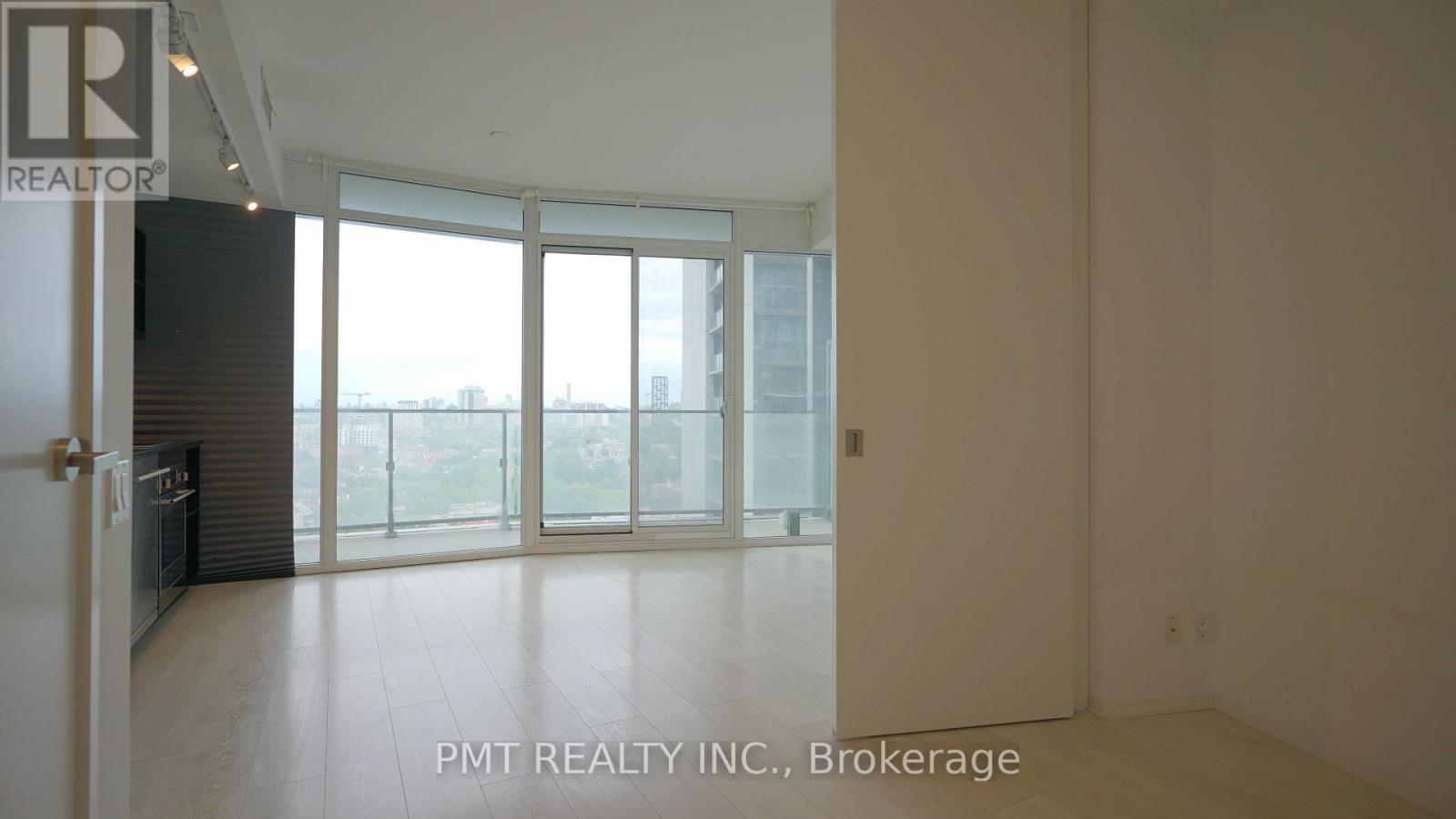 Photo 8 of 1505 125 Peter Street, Toronto ON