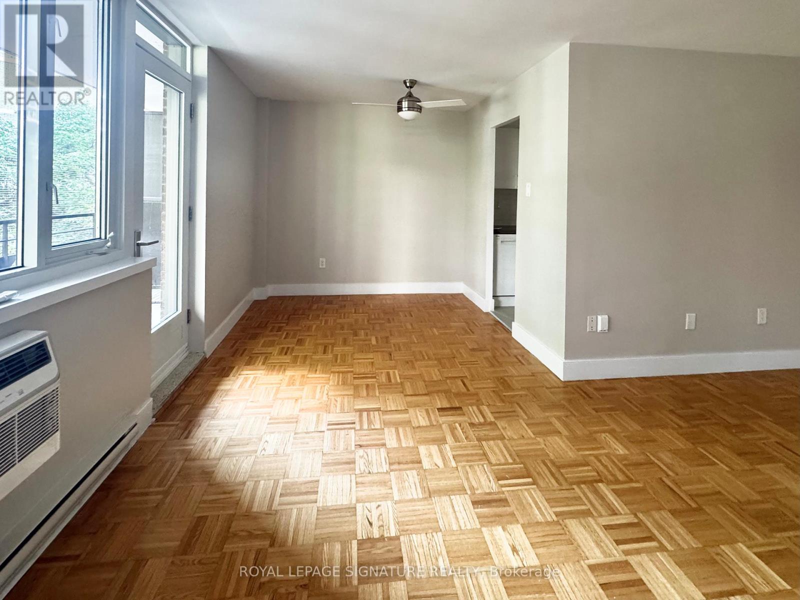 Photo 7 of 403 55 Isabella Street, Toronto ON